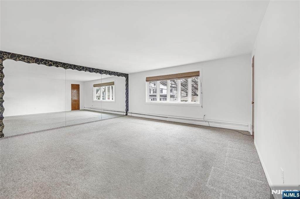 38 Washington - Photo 1