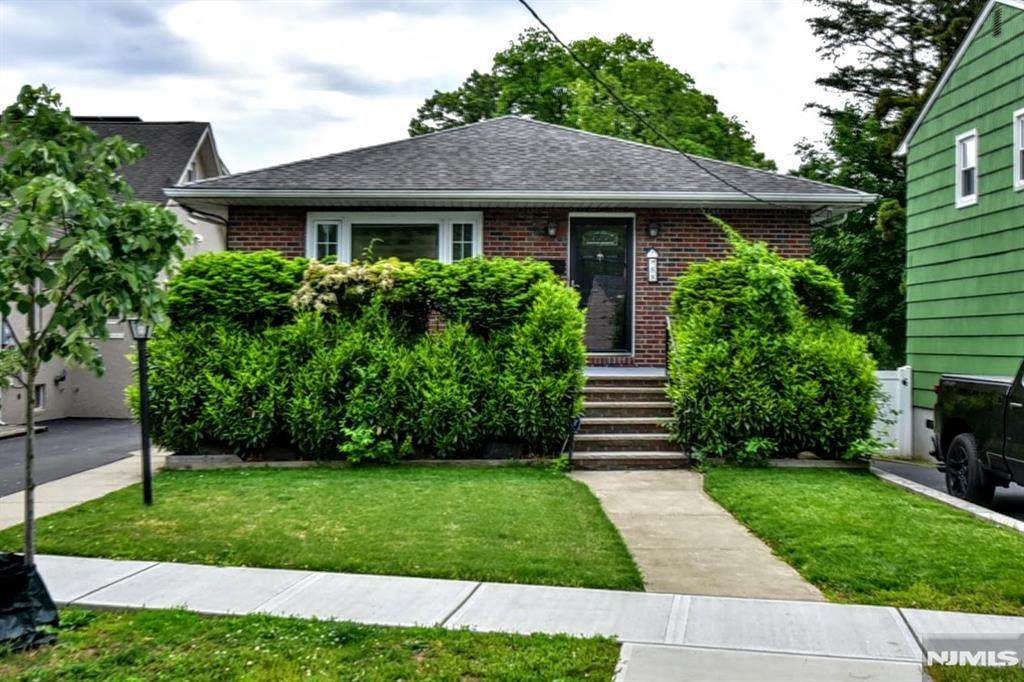 88 Woodland Avenue - Photo 1