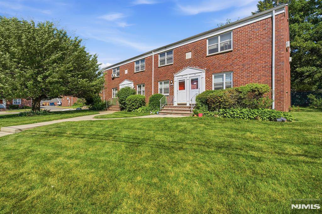 358 Esplanade - Photo 1