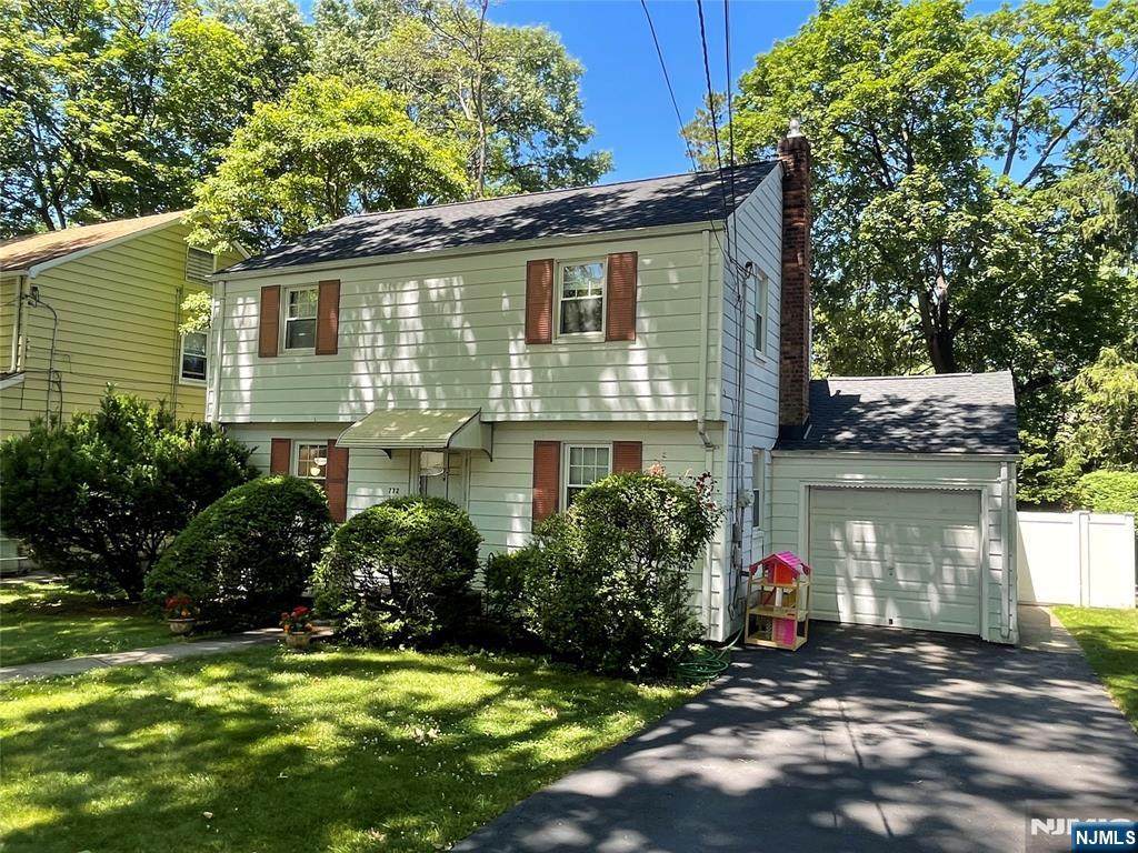 772 Stelton Street - Photo 1