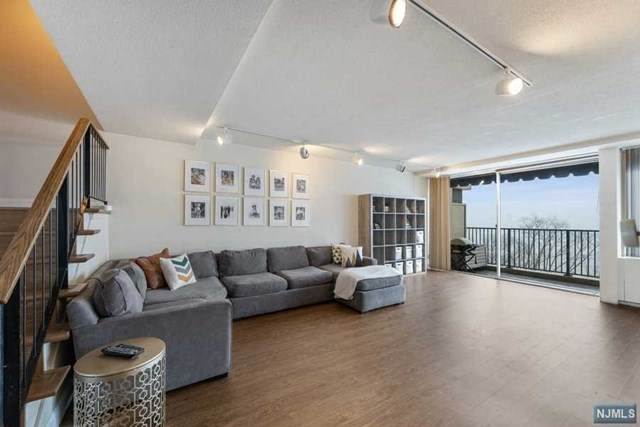 3 Horizon Road - Photo 1