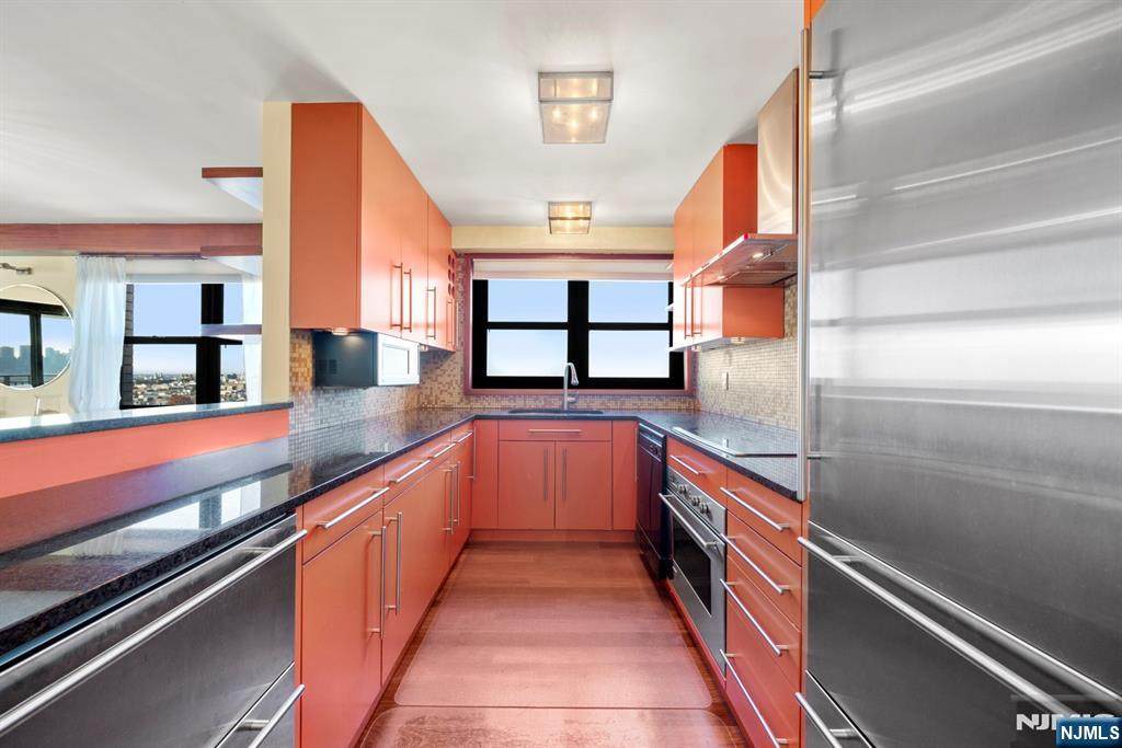 7855 Boulevard East - Photo 1