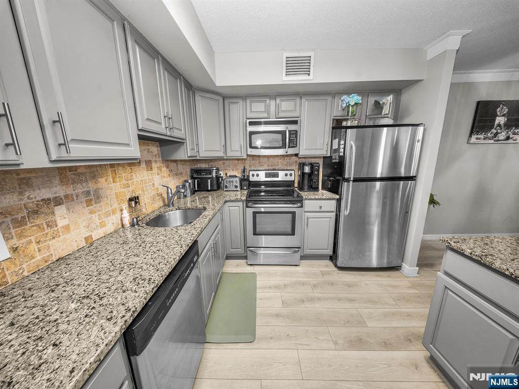 316 Prospect Avenue - Photo 1