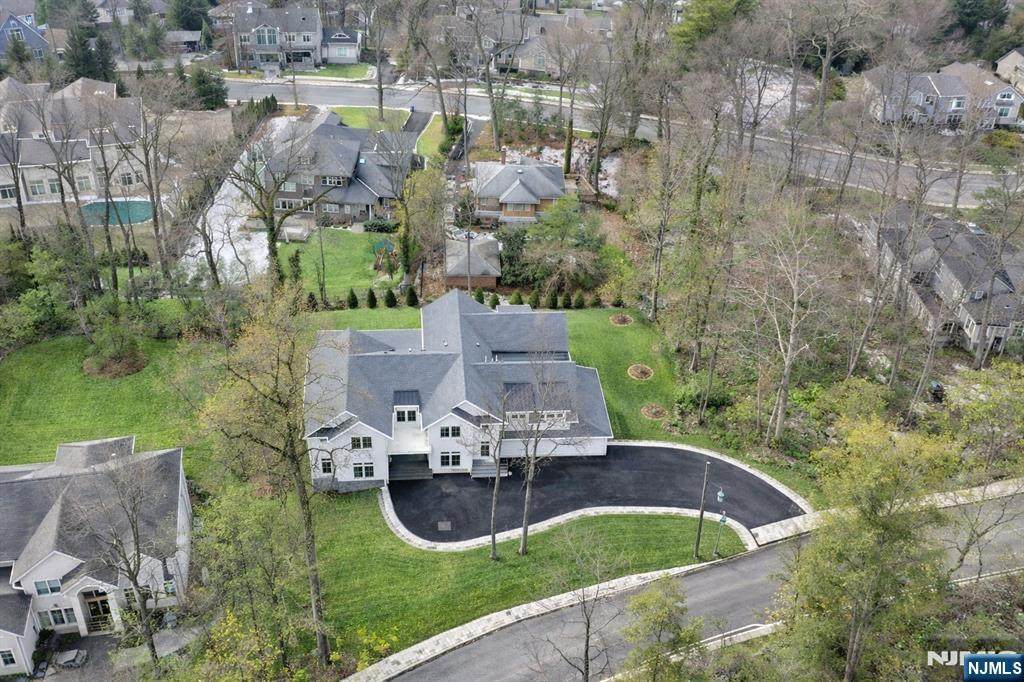 468 Lydecker Street - Photo 1