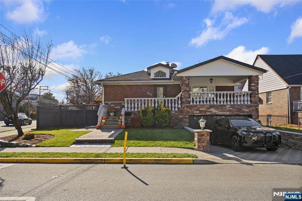 202 Knox - Photo 1