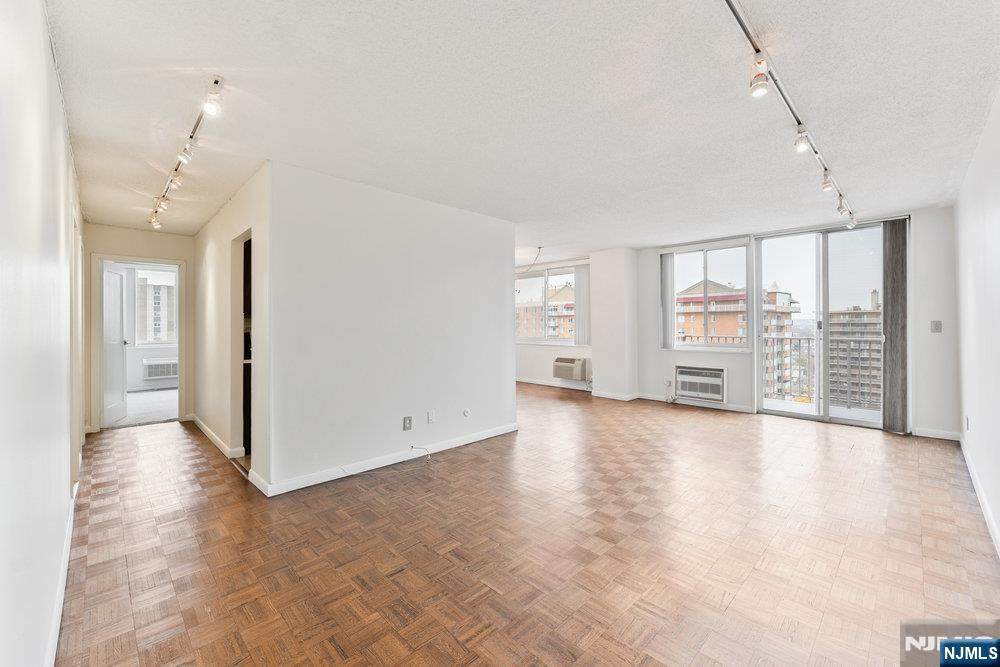 160 Overlook Avenue - Photo 1