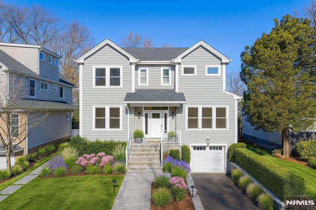 16 Stephen Street - Photo 1