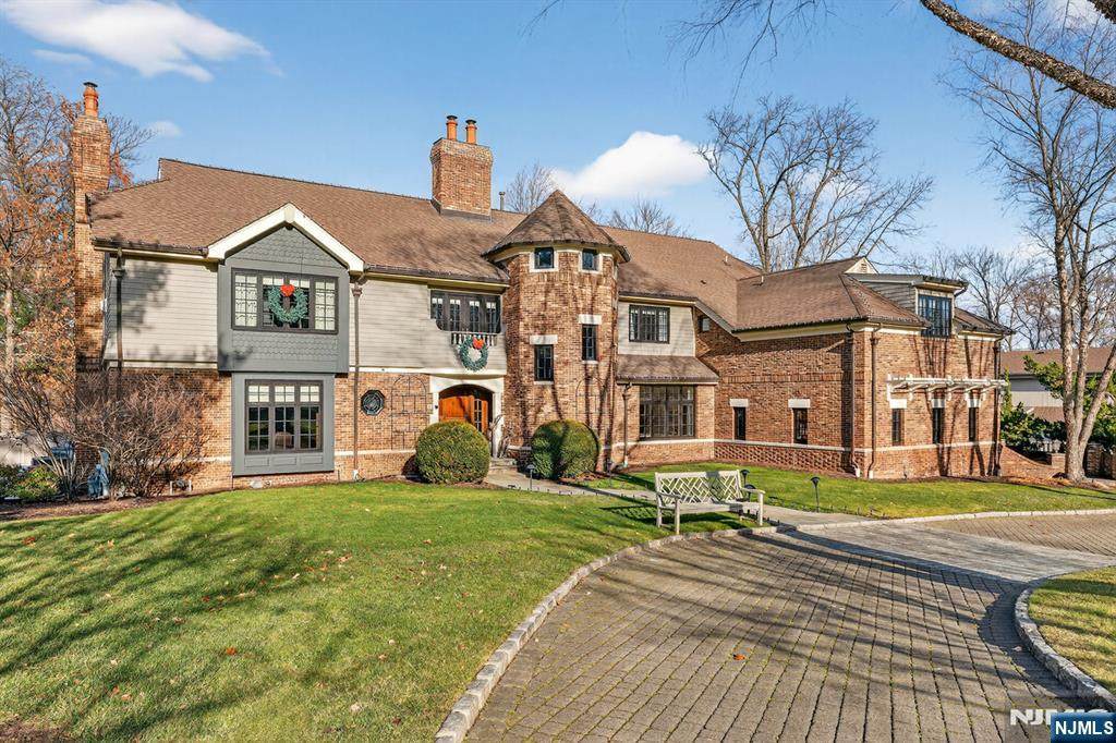 54 Hamilton Drive - Photo 1