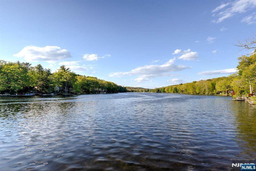 https://bt-photos.global.ssl.fastly.net/njmls/orig_boomver_5_26005779-1.jpg