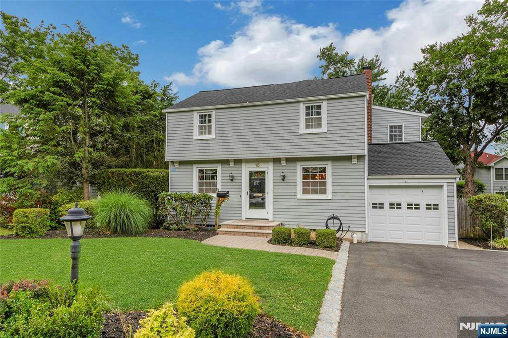 15 Colonial Road - Photo 1