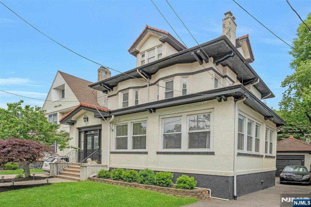 1016 Abbott - Photo 1