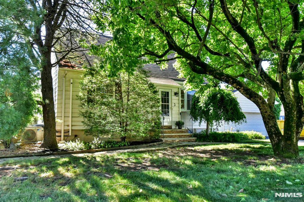 3 4th Avenue - Photo 1