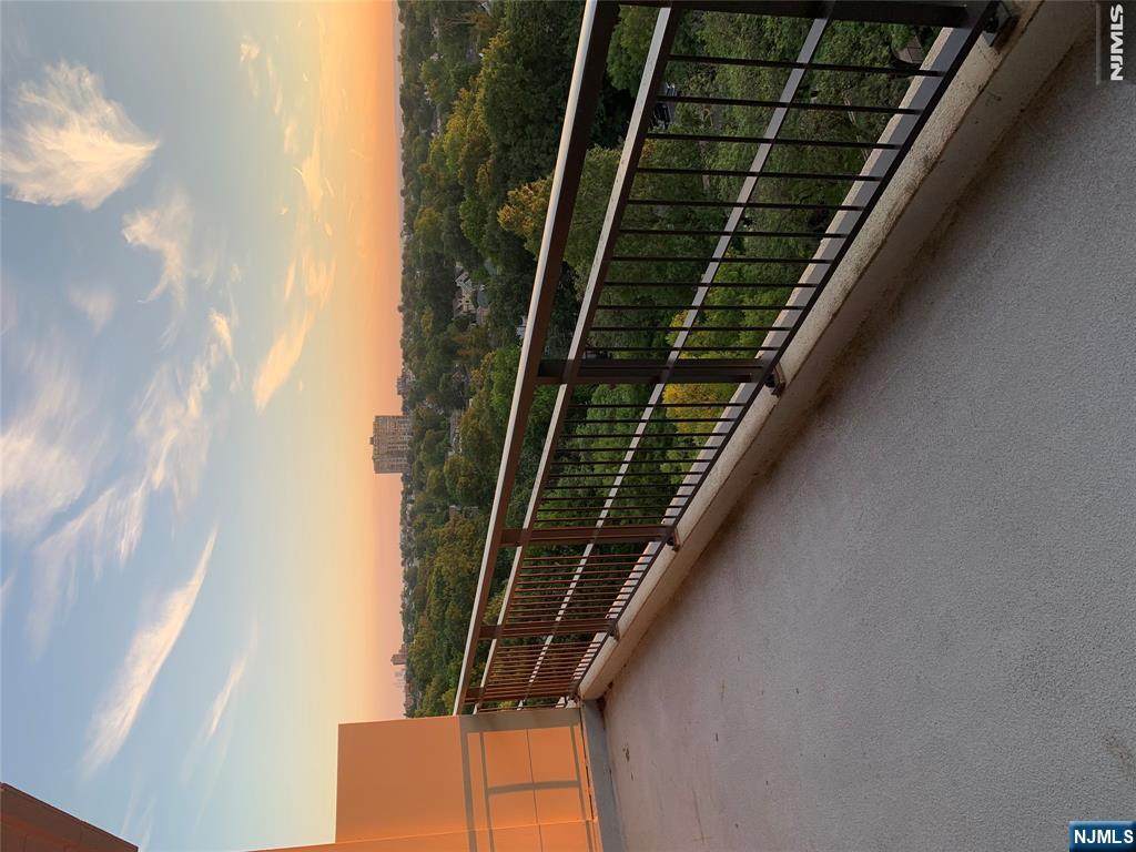 1 Horizon - Photo 1