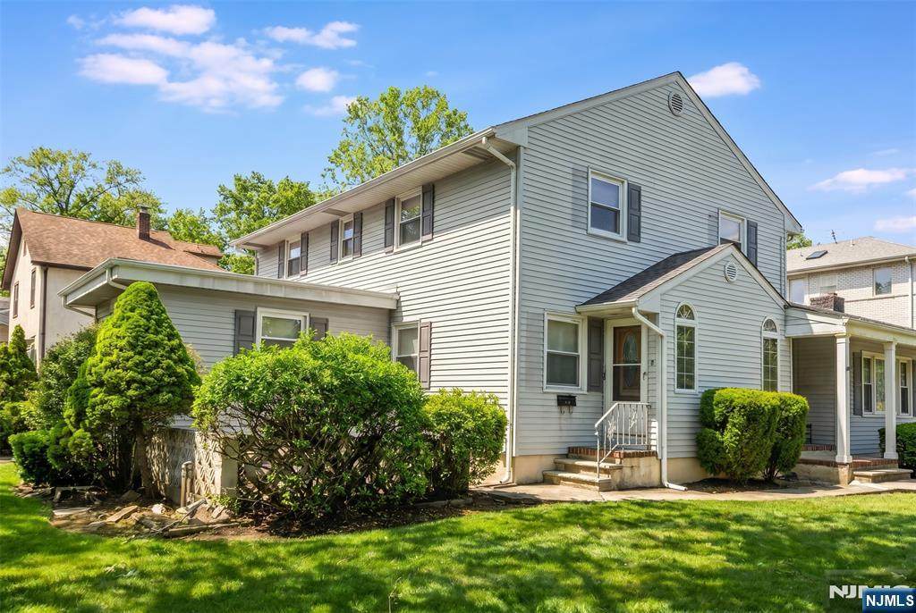 113 Grove - Photo 1