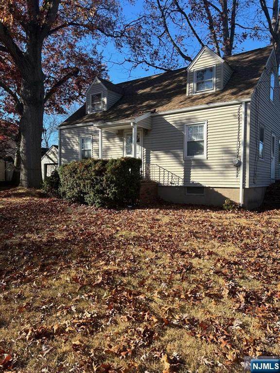 20-04 Hillery Street - Photo 1