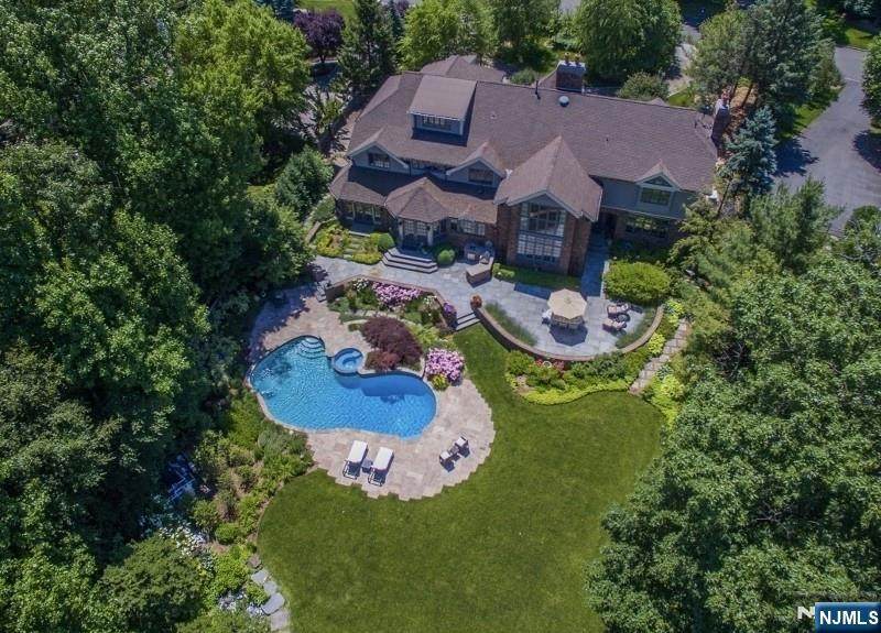 54 Hamilton Drive - Photo 1