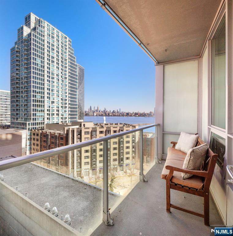 20 Newport Parkway - Photo 1