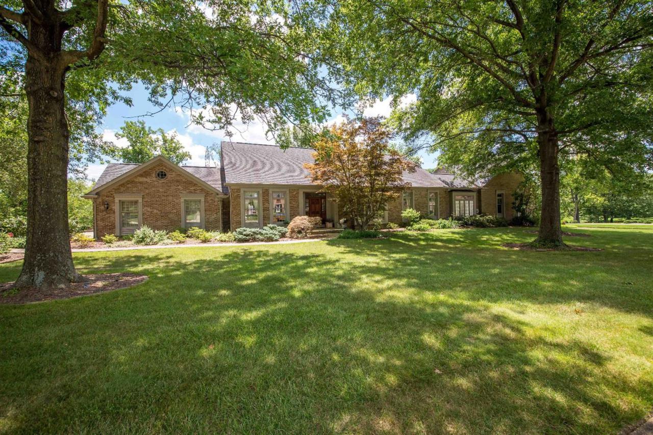 879 Squire Oaks Drive - Photo 1