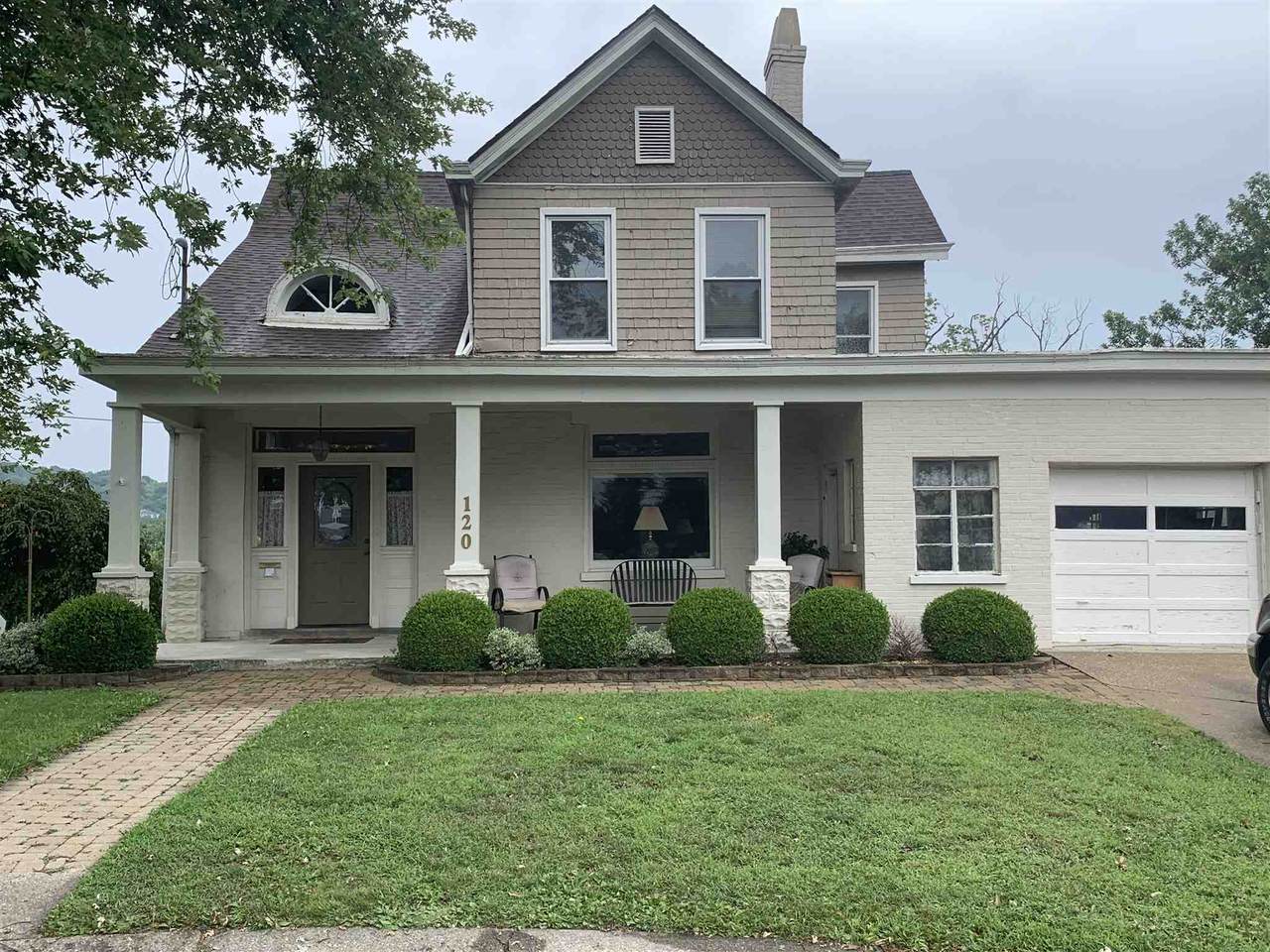 120 Summit Avenue - Photo 1