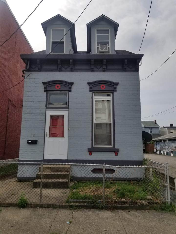 320 10th Street - Photo 1