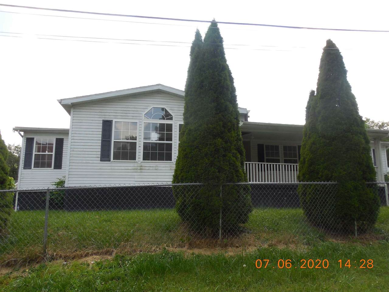 507 4th Street - Photo 1