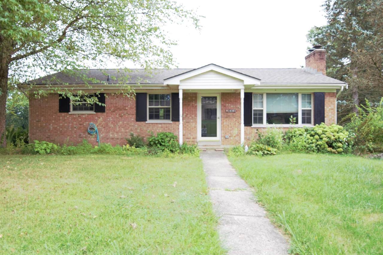 662 Lakeshore Drive - Photo 1
