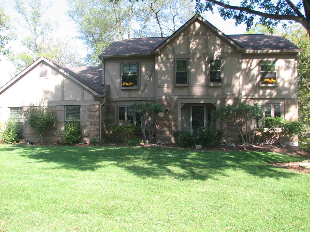 983 Riverwatch - Photo 1