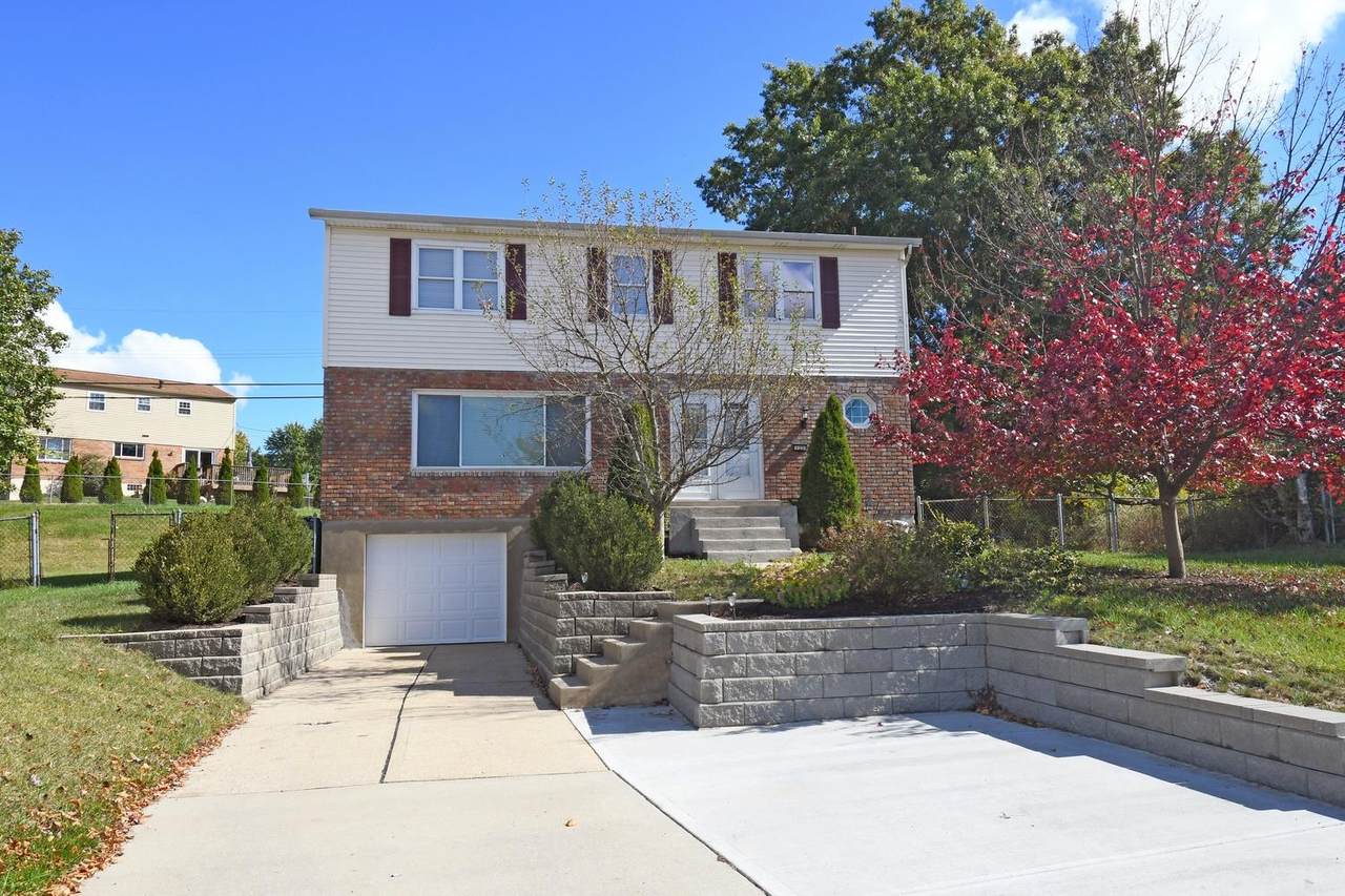 122 University Circle - Photo 1