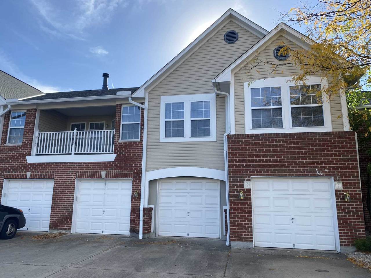 6915 Parkview - Photo 1