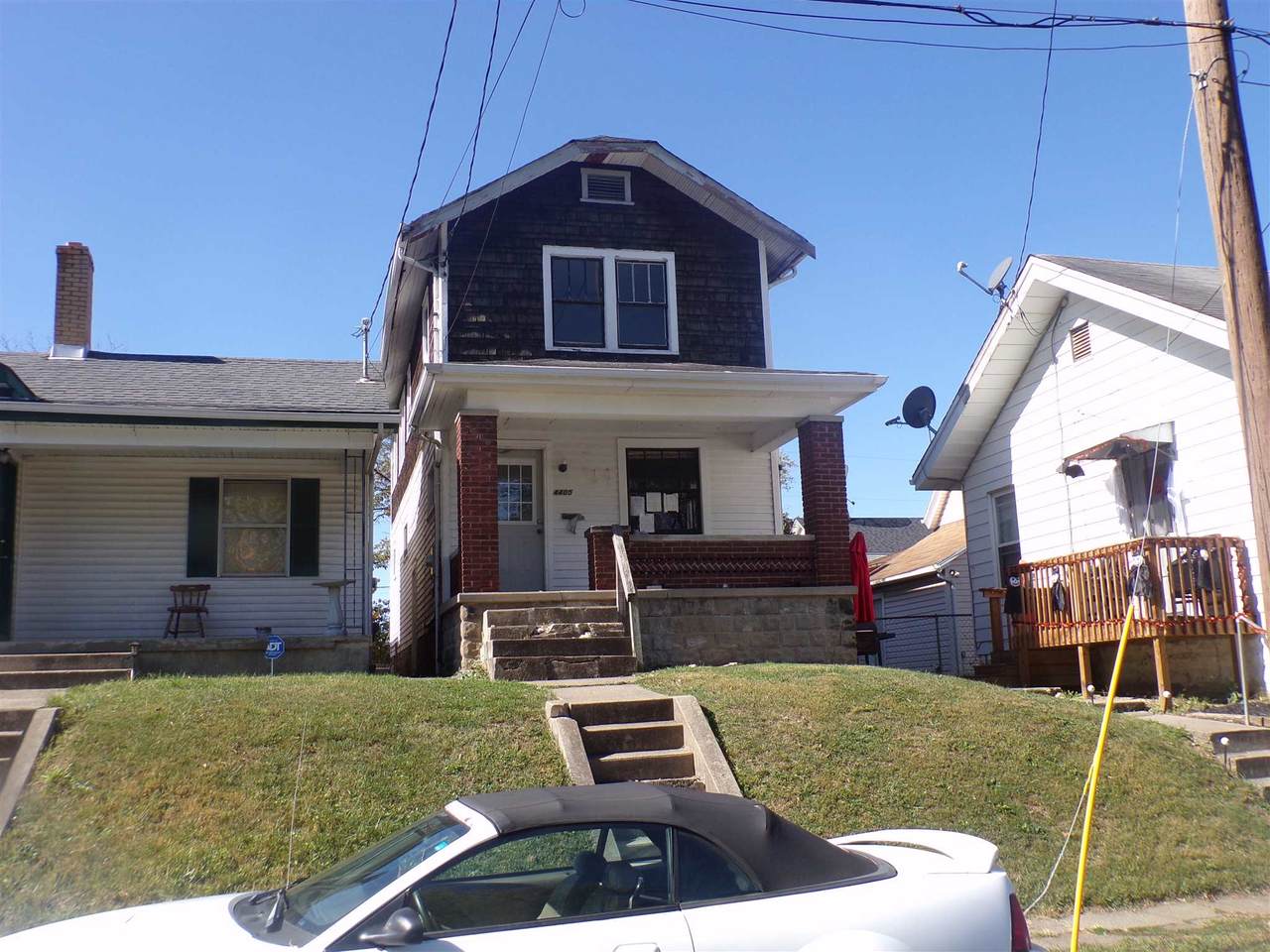 4405 Huntington - Photo 1
