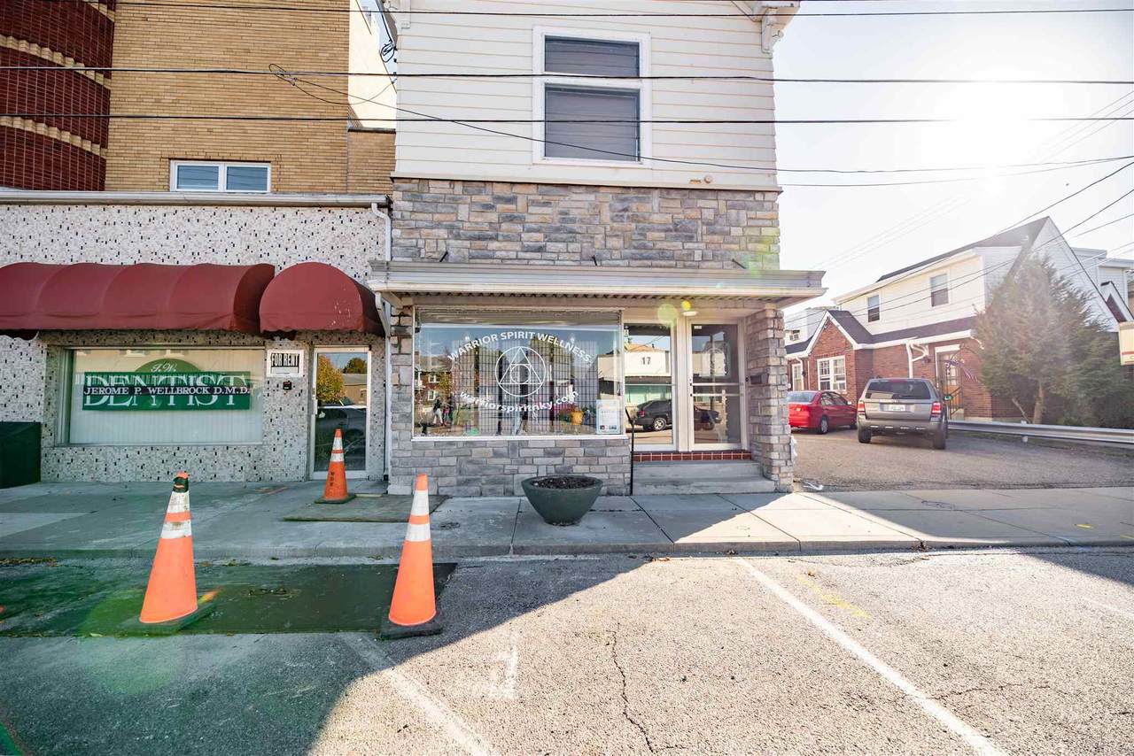 17 Southern Avenue - Photo 1