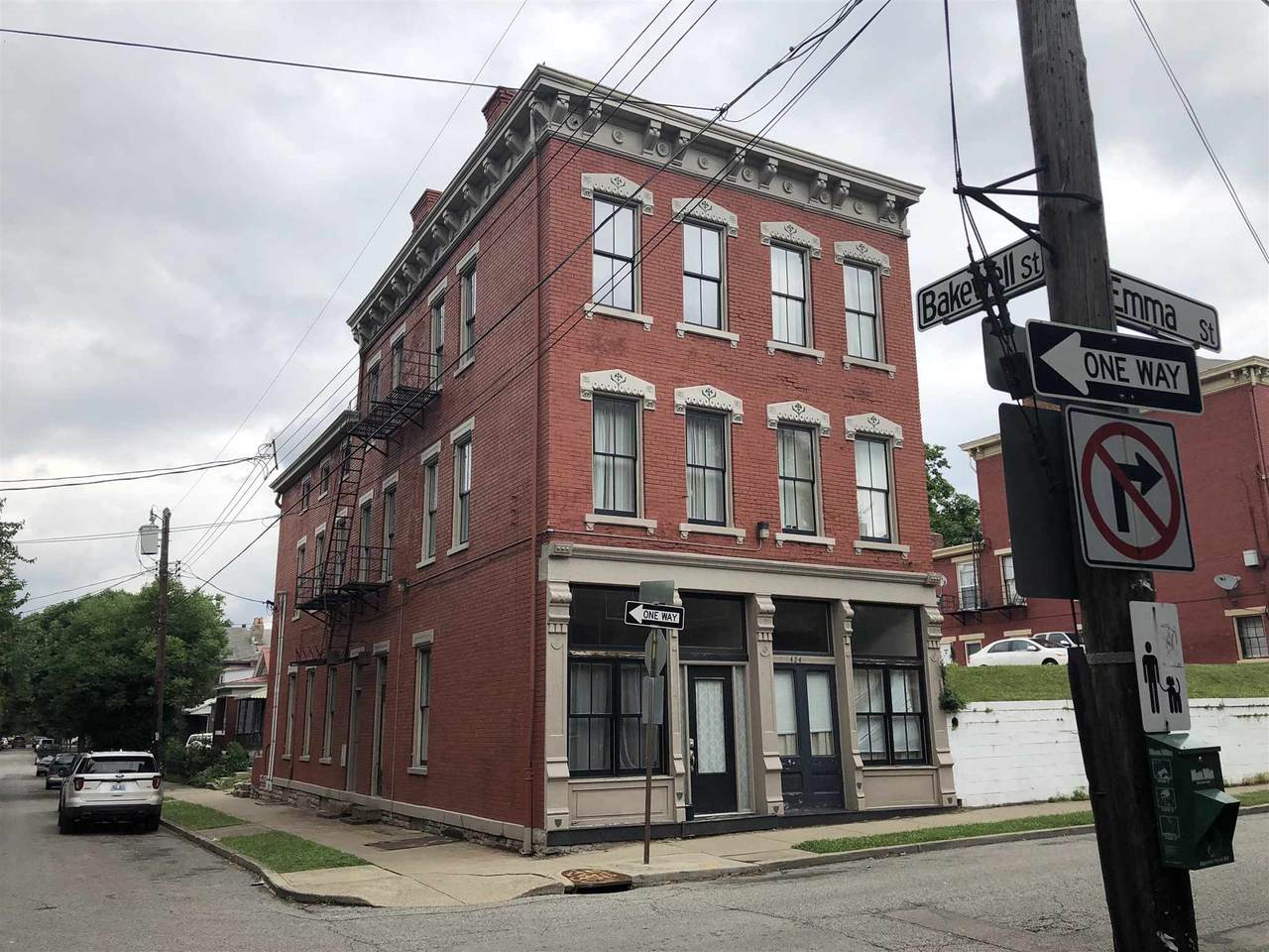 424 Emma Street - Photo 1