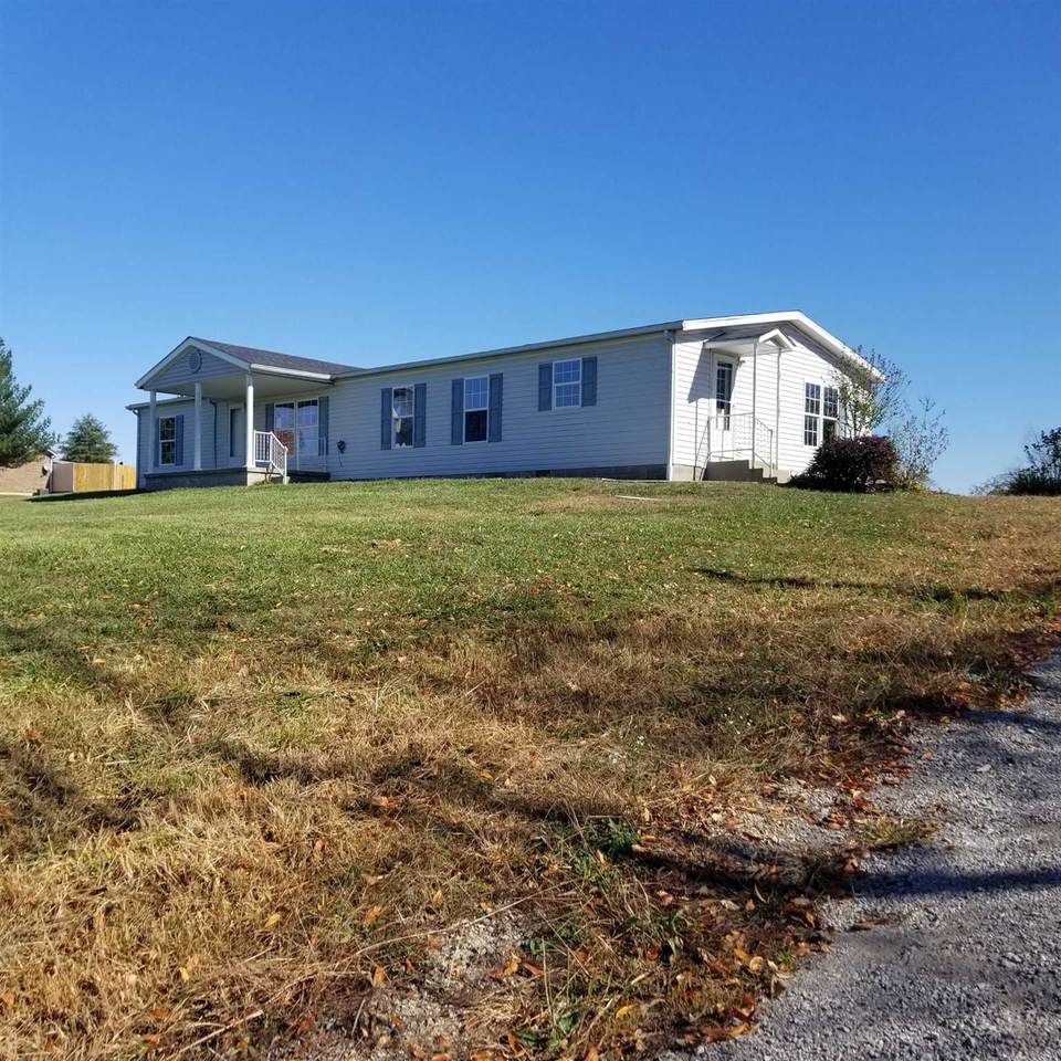 425 Independence Pike - Photo 1