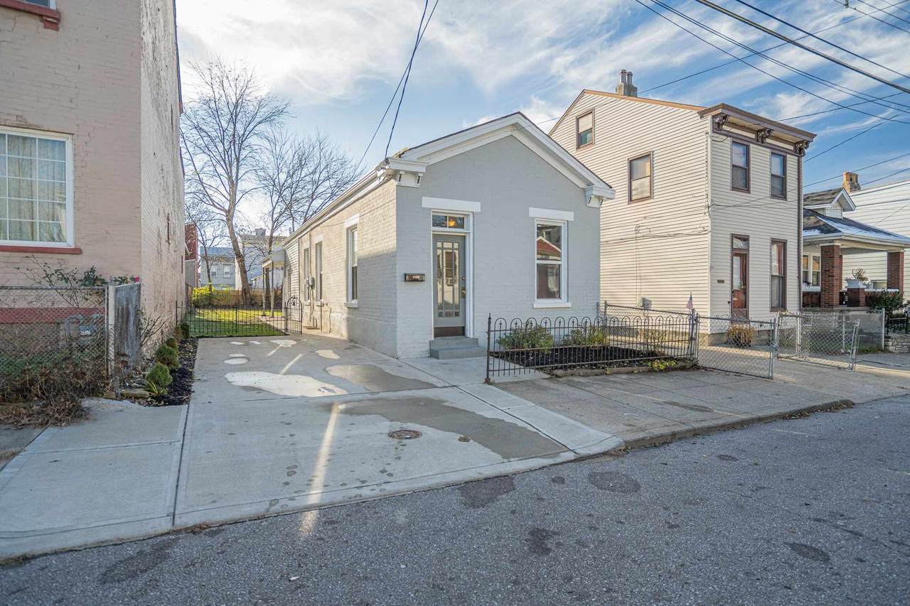 1032 Putnam - Photo 1