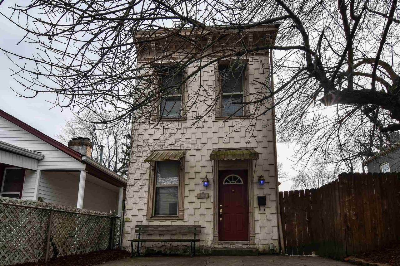 618 4th Avenue - Photo 1