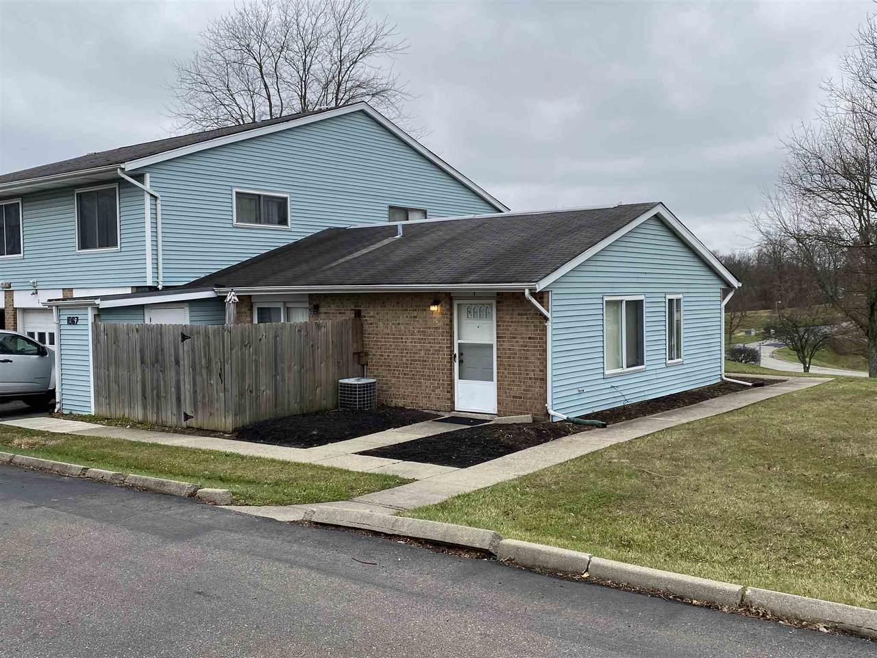 1067 Oakgrove Ct - Photo 1