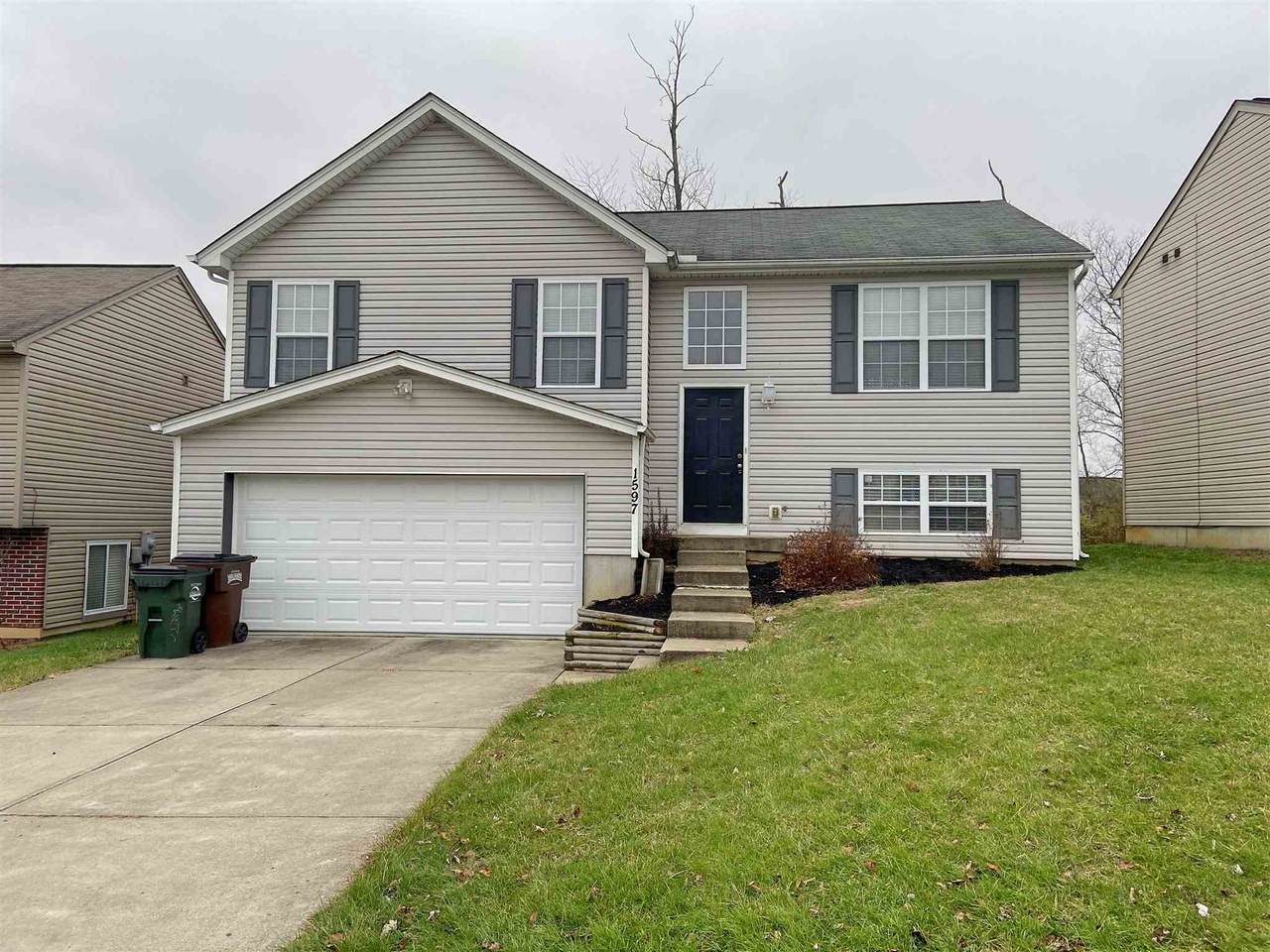 1597 Raintree - Photo 1