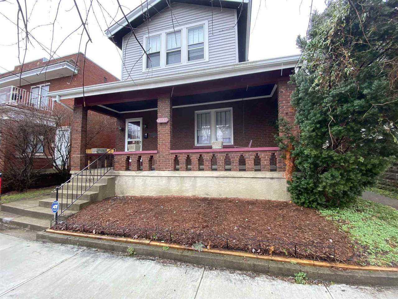 1934 Oakland Avenue - Photo 1