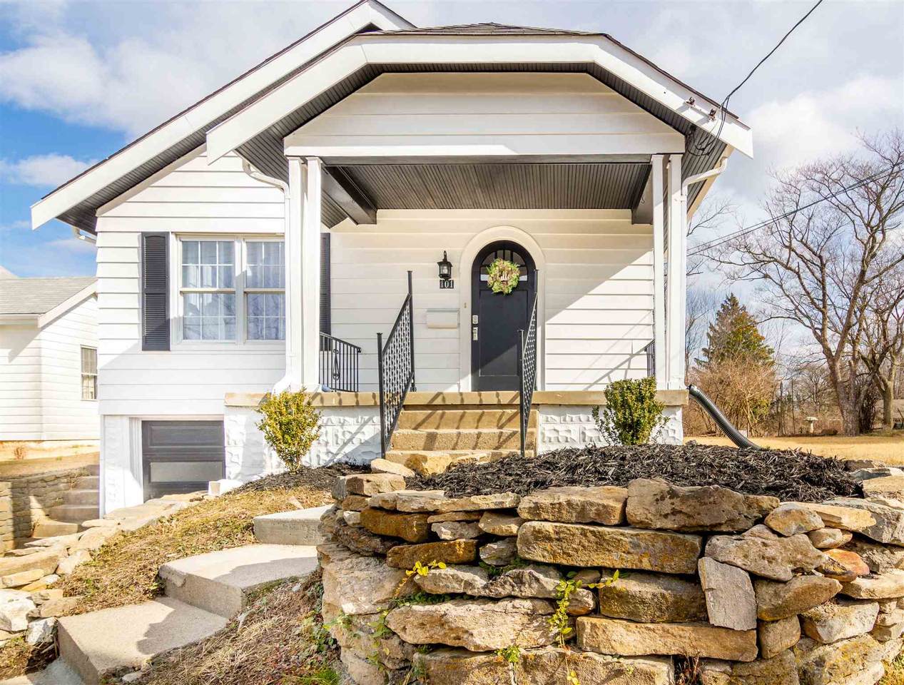 101 Crestwood - Photo 1