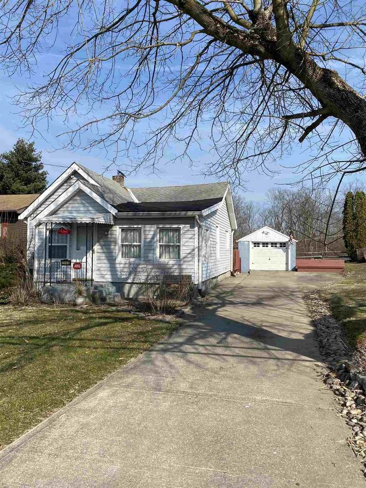 2545 Main - Photo 1
