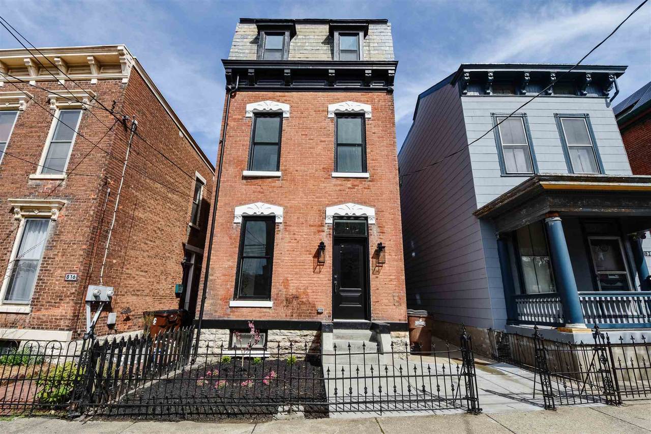 818 Willard - Photo 1