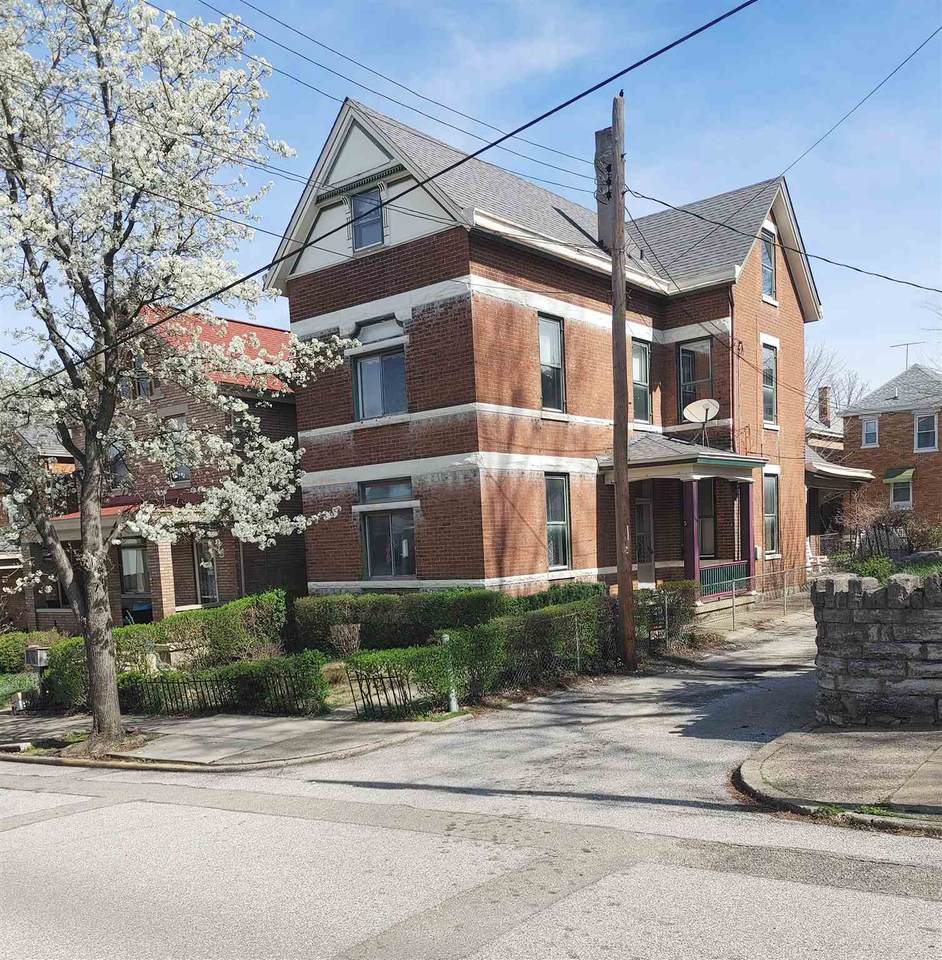 223 Berry Avenue - Photo 1