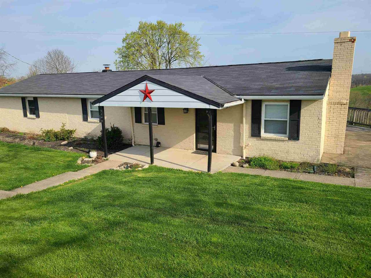 3498 Moffett - Photo 1
