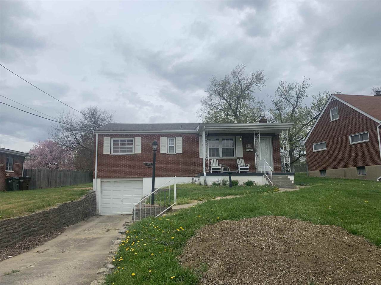 10 Julia Avenue - Photo 1