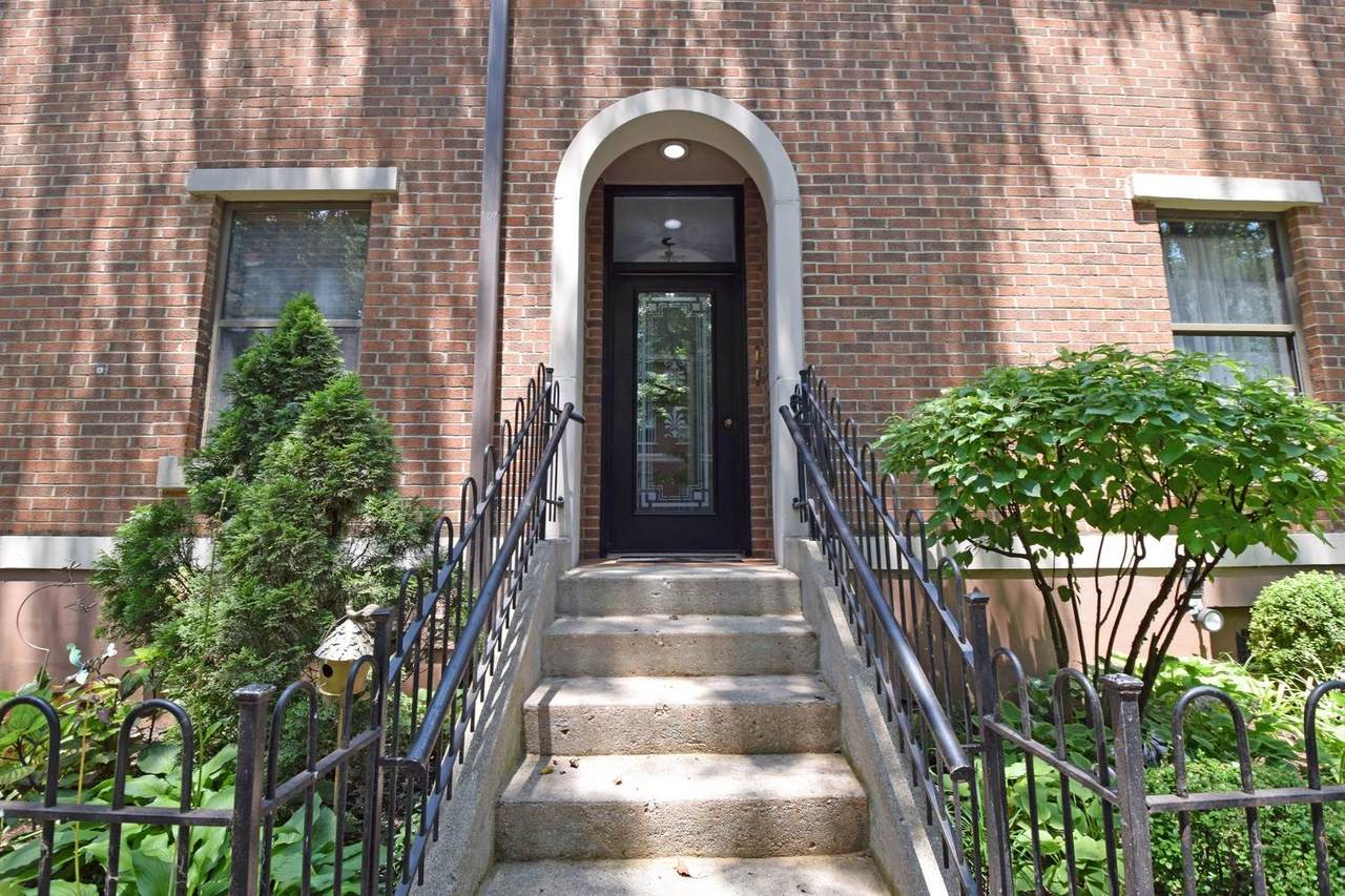 210 E 2nd - Photo 1
