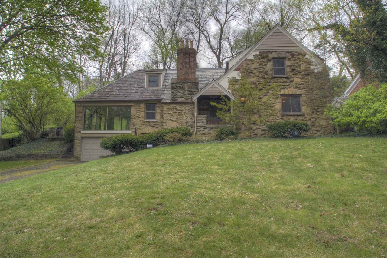 1067 Montague - Photo 1