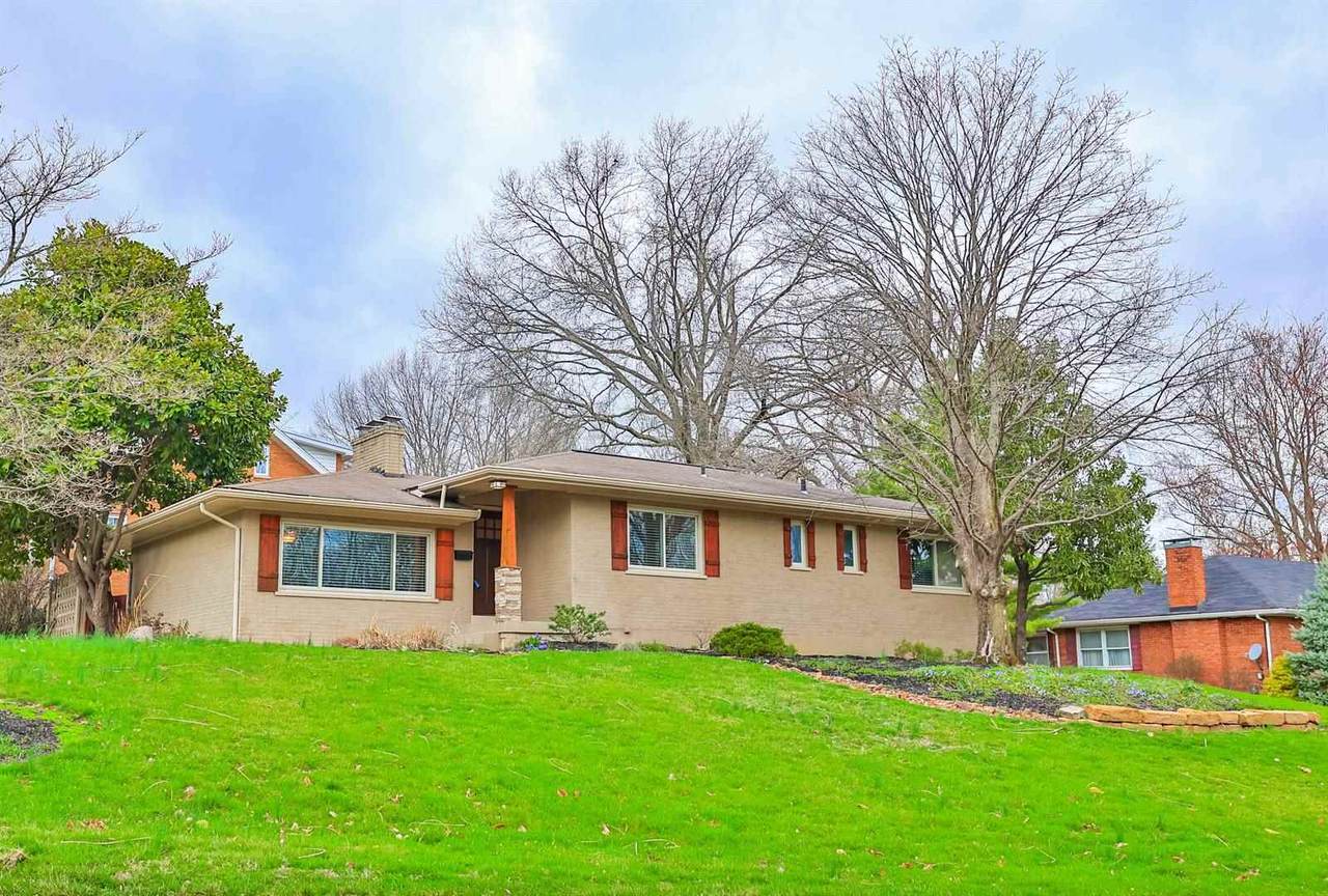 302 Hazelwood Drive - Photo 1