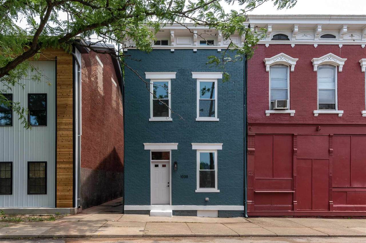 1038 Lee - Photo 1
