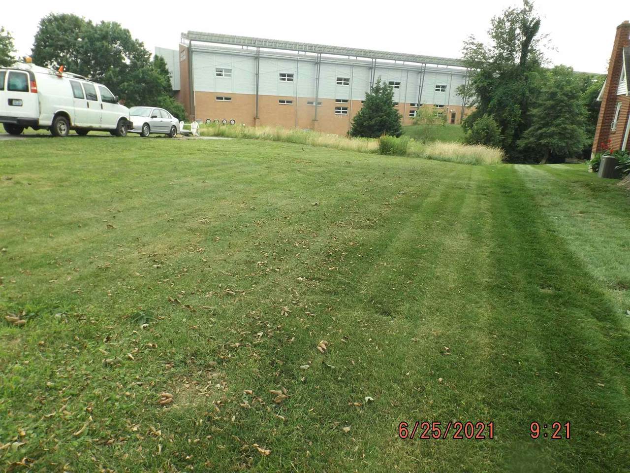 137 Lyndale - Photo 1