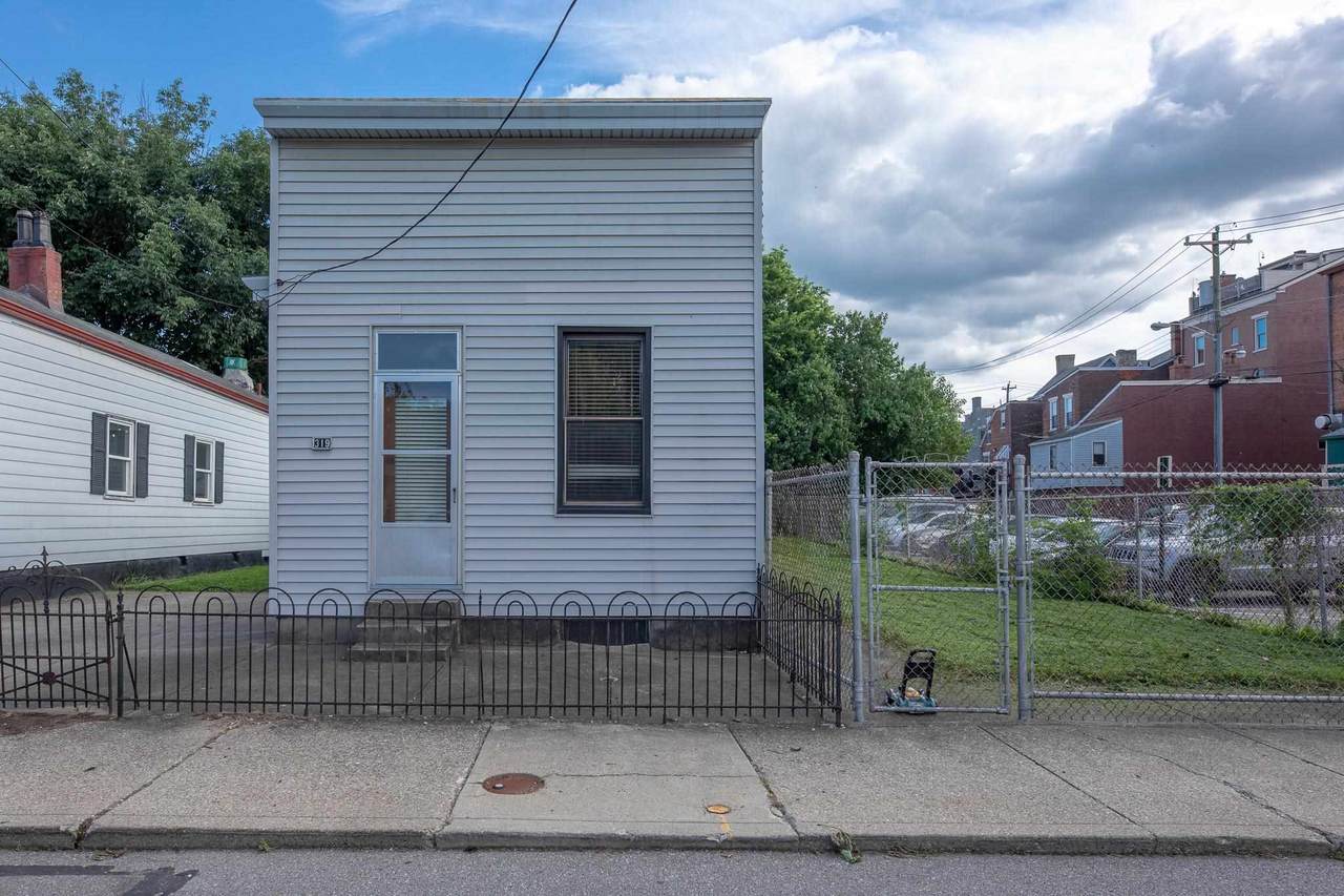 317-321 Pershing Avenue - Photo 1